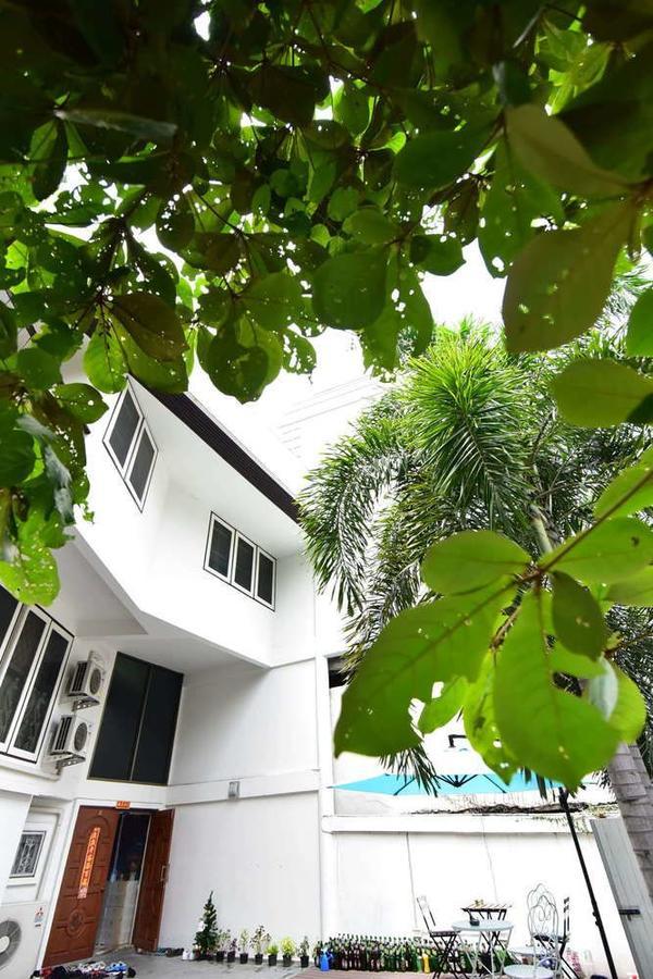 Готель Lazy Blue House Бангкок Екстер'єр фото